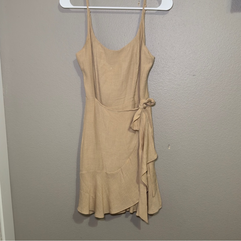 Elegant Tan Sleeveless Dress